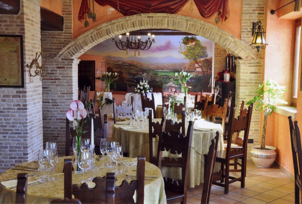 Le Gole Ristorante & Resort Челано Екстер'єр фото