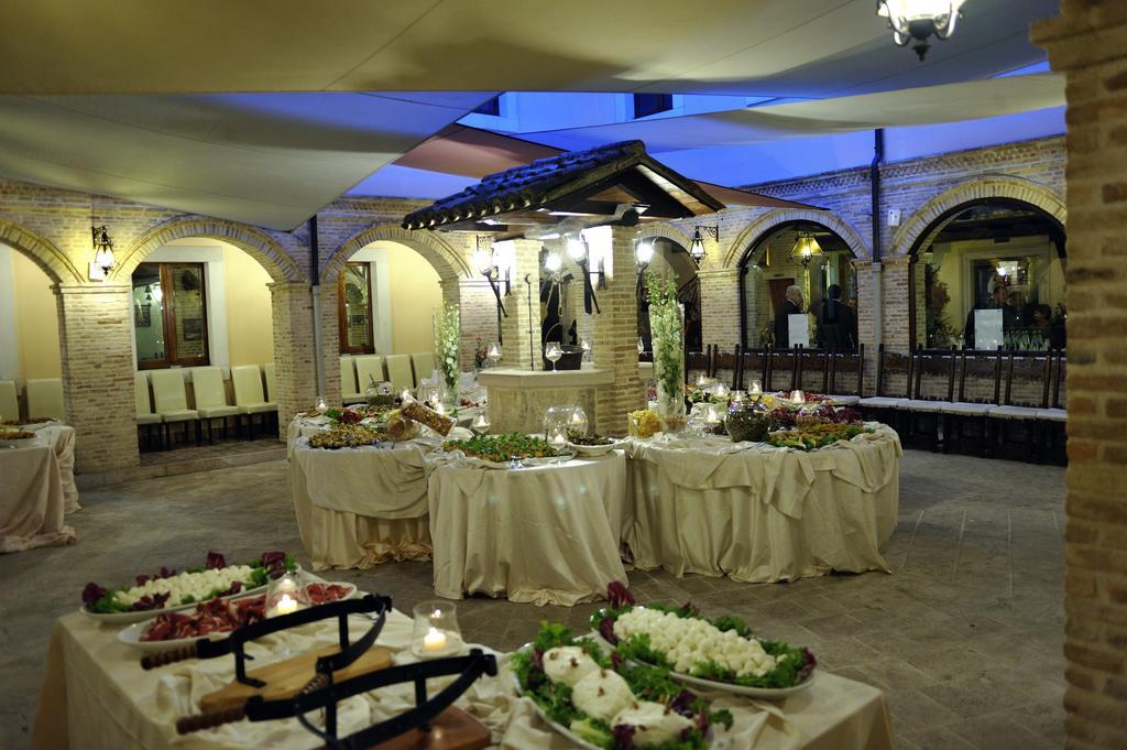 Le Gole Ristorante & Resort Челано Екстер'єр фото